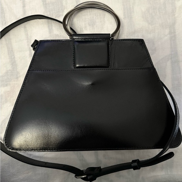 Patricia Nash Leonie - Picture 2 of 8